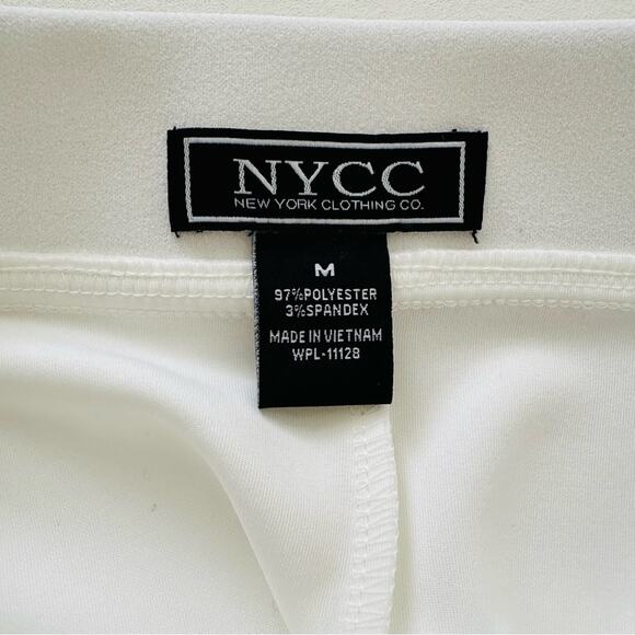 NYCC Ivory Pockets Enamel Buttons Flounce Hem Trumpet Skirt Size Medium NEW - Picture 2 of 12